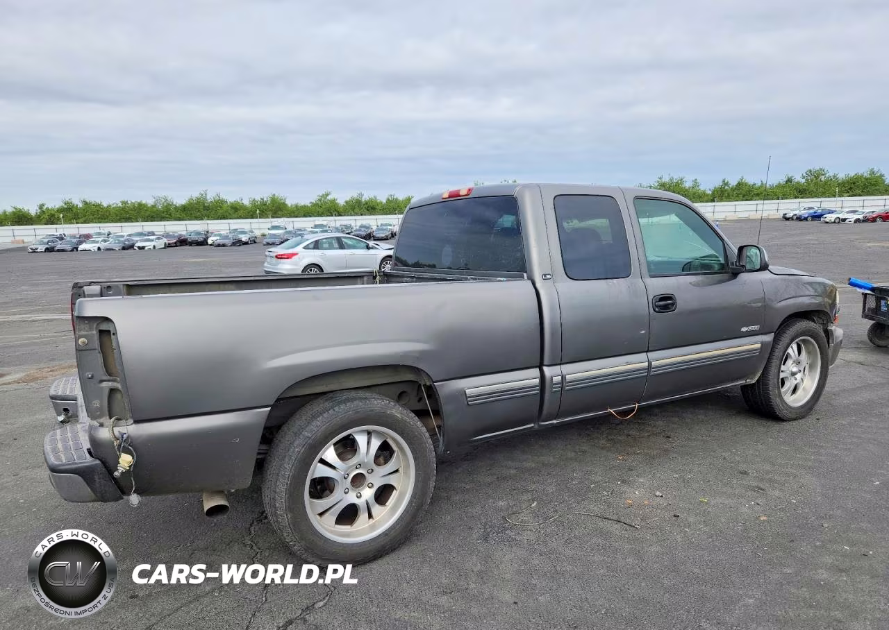 2001 Chevrolet Silverado C1500 VIN:2GCEC19T611137868 - 3