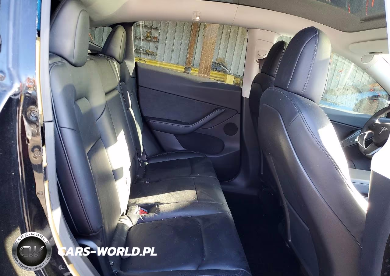 2020 Tesla Model Y VIN:5YJYGDEE1LF019947 - 10