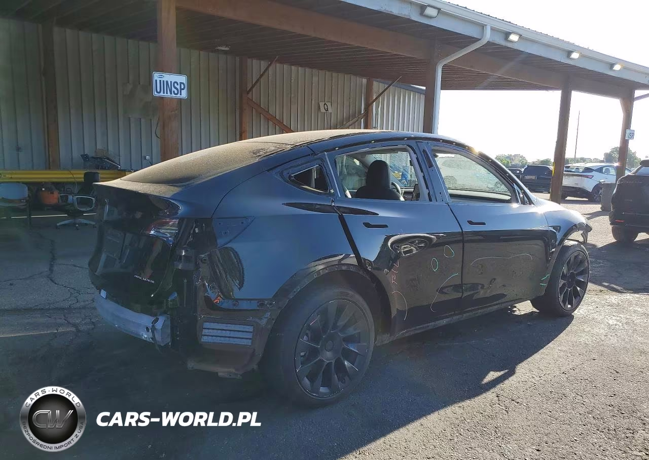 2020 Tesla Model Y VIN:5YJYGDEE1LF019947 - 3