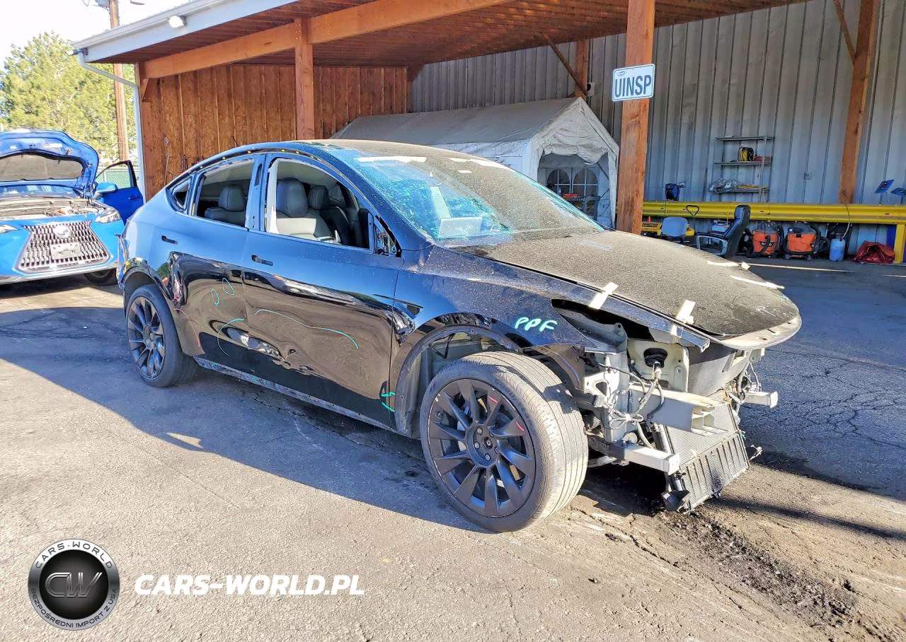 2020 Tesla Model Y VIN:5YJYGDEE1LF019947 - 4