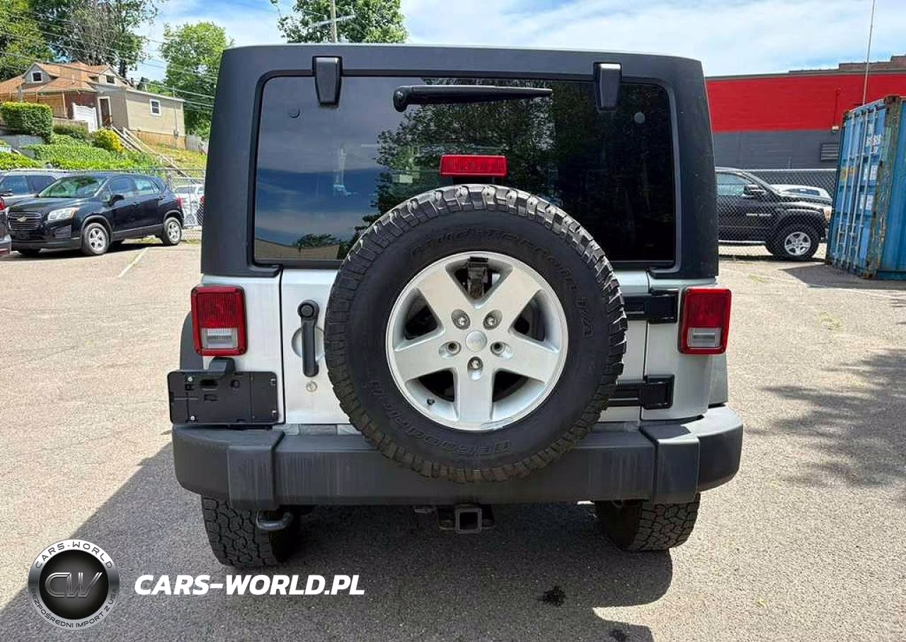 2011 Jeep Wrangler Unlimited Sport VIN:1J4BA3H19BL528443 - 11