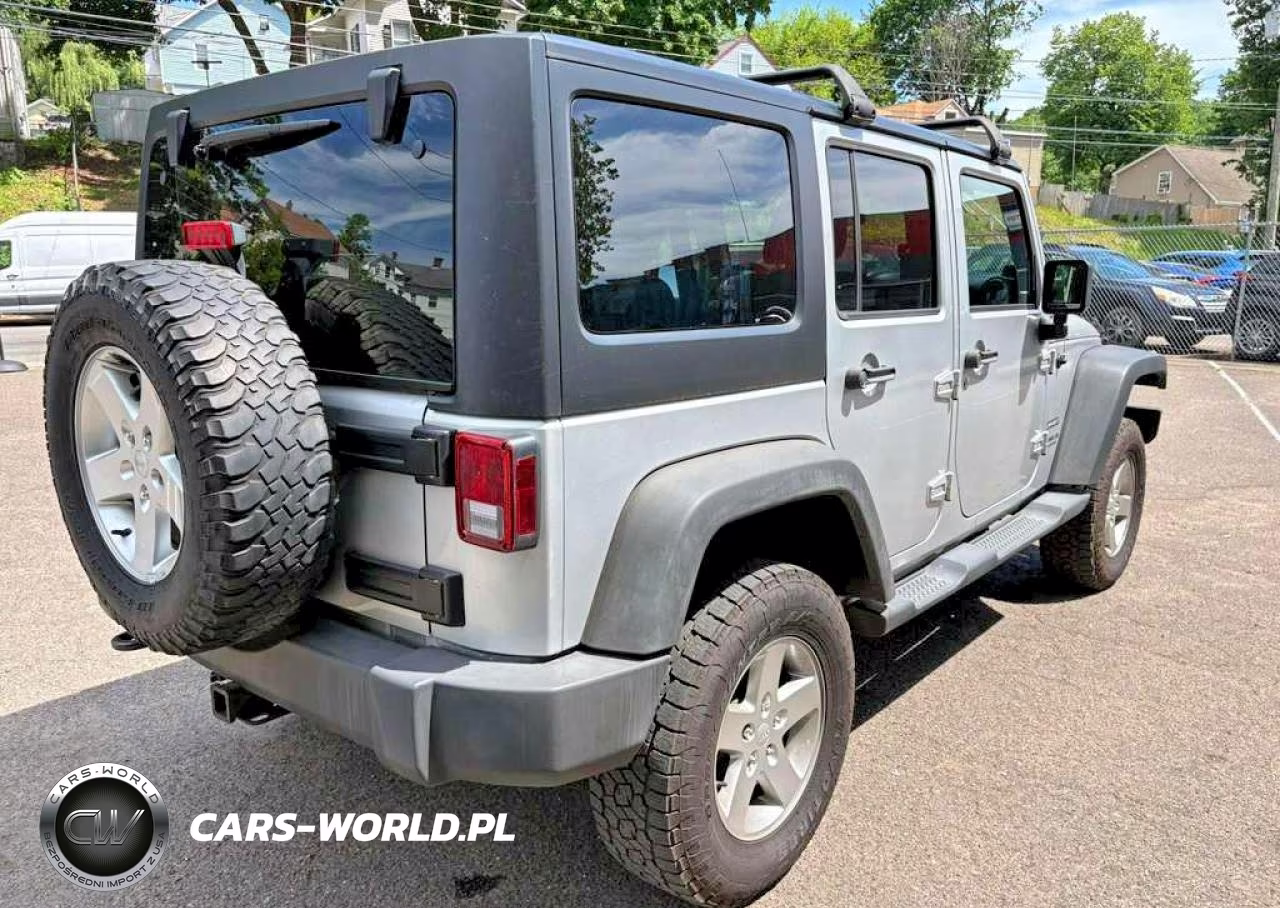2011 Jeep Wrangler Unlimited Sport VIN:1J4BA3H19BL528443 - 3