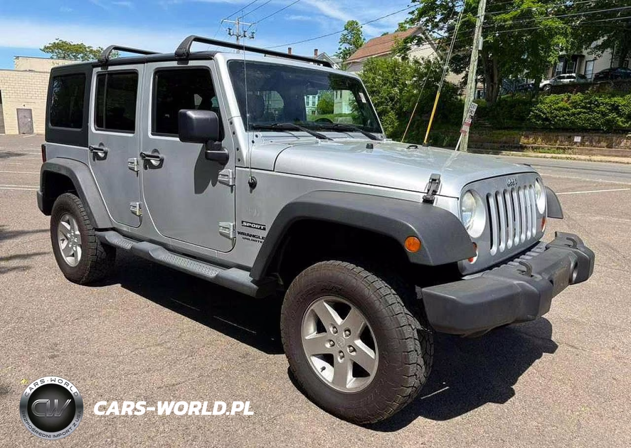 2011 Jeep Wrangler Unlimited Sport VIN:1J4BA3H19BL528443 - 4