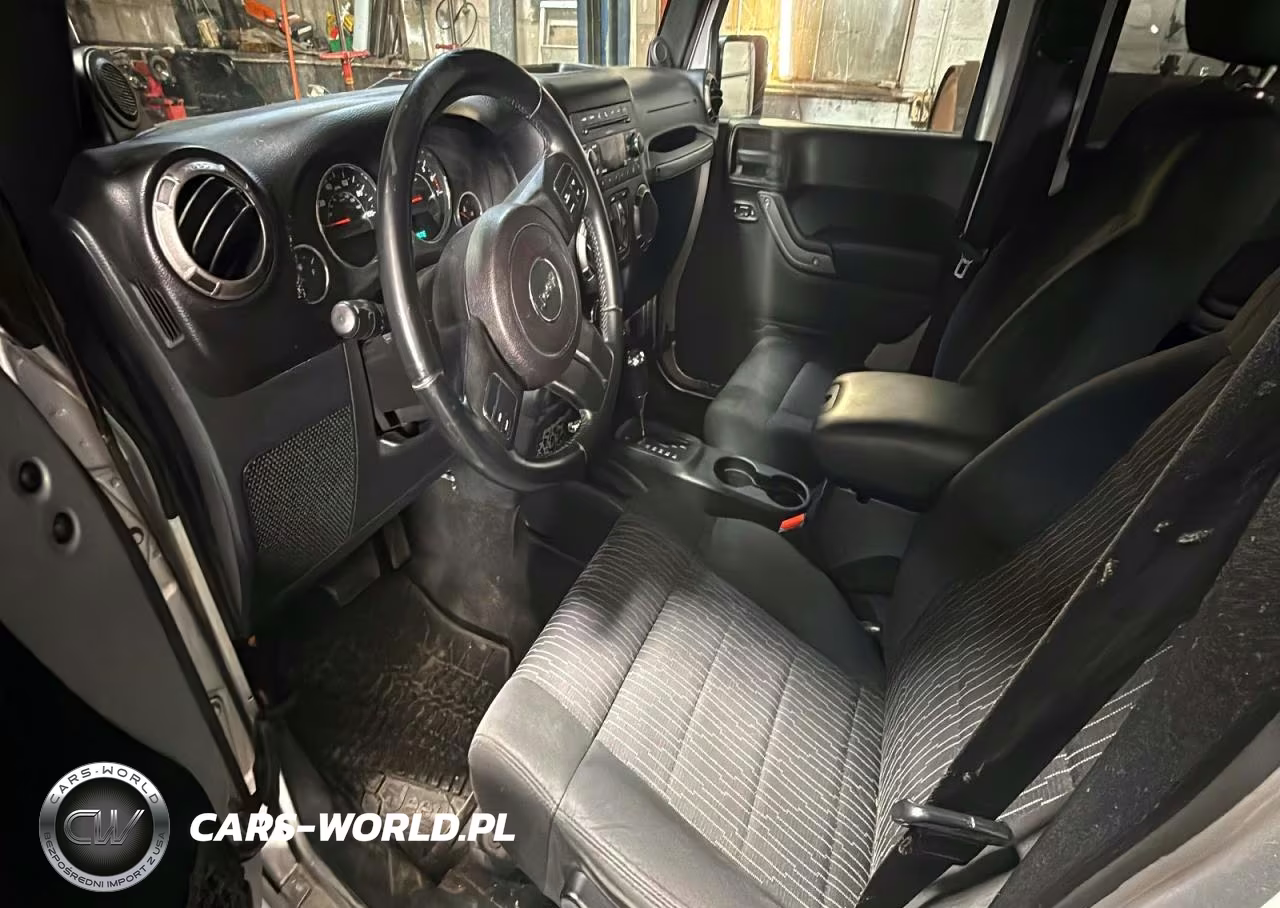 2011 Jeep Wrangler Unlimited Sport VIN:1J4BA3H19BL528443 - 6
