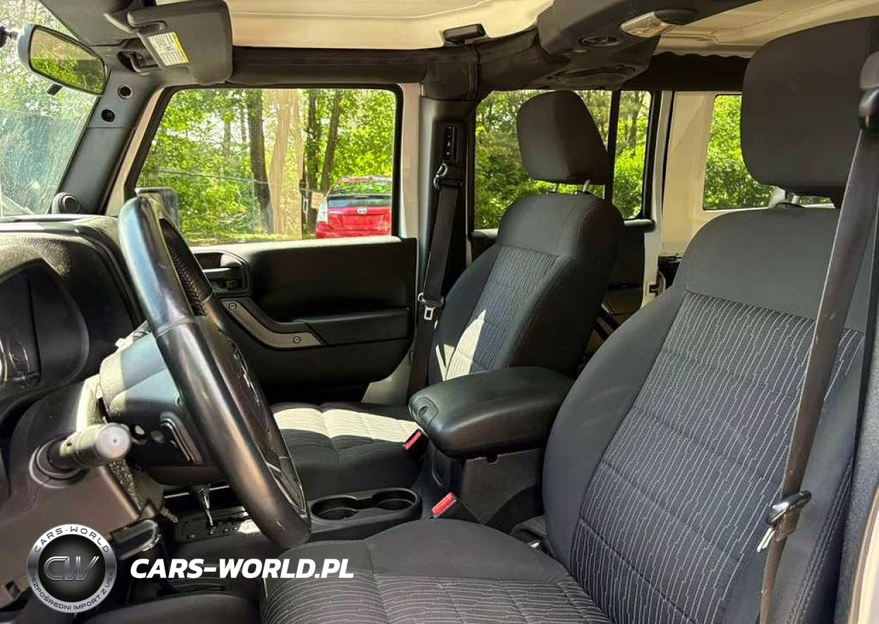 2011 Jeep Wrangler Unlimited Sport VIN:1J4BA3H19BL528443 - 8