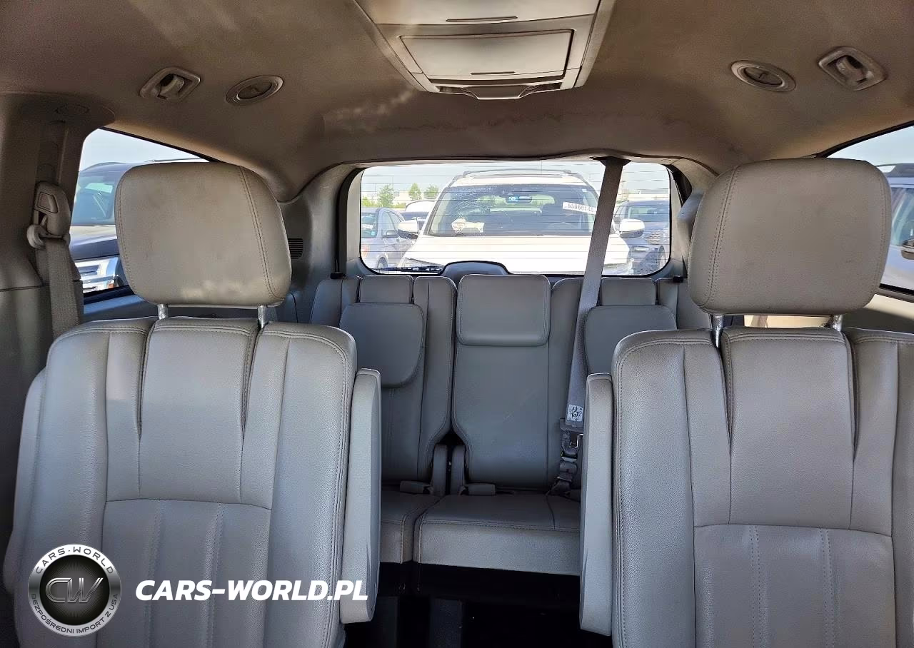 2013 Chrysler Town & Country Touring VIN:2C4RC1BG1DR529404 - 10