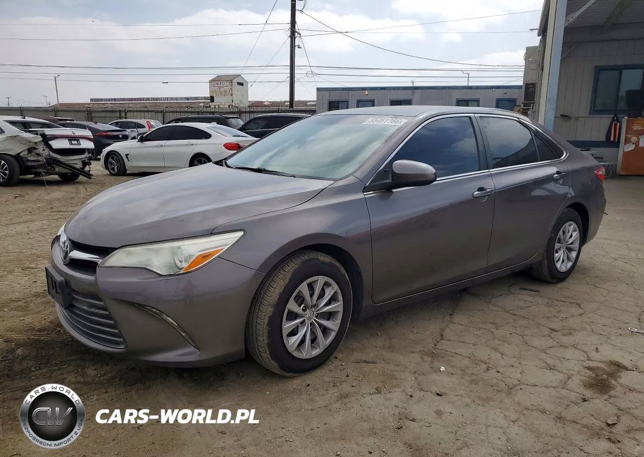 2016 Toyota Camry Le – zdjęcie 1 z 12