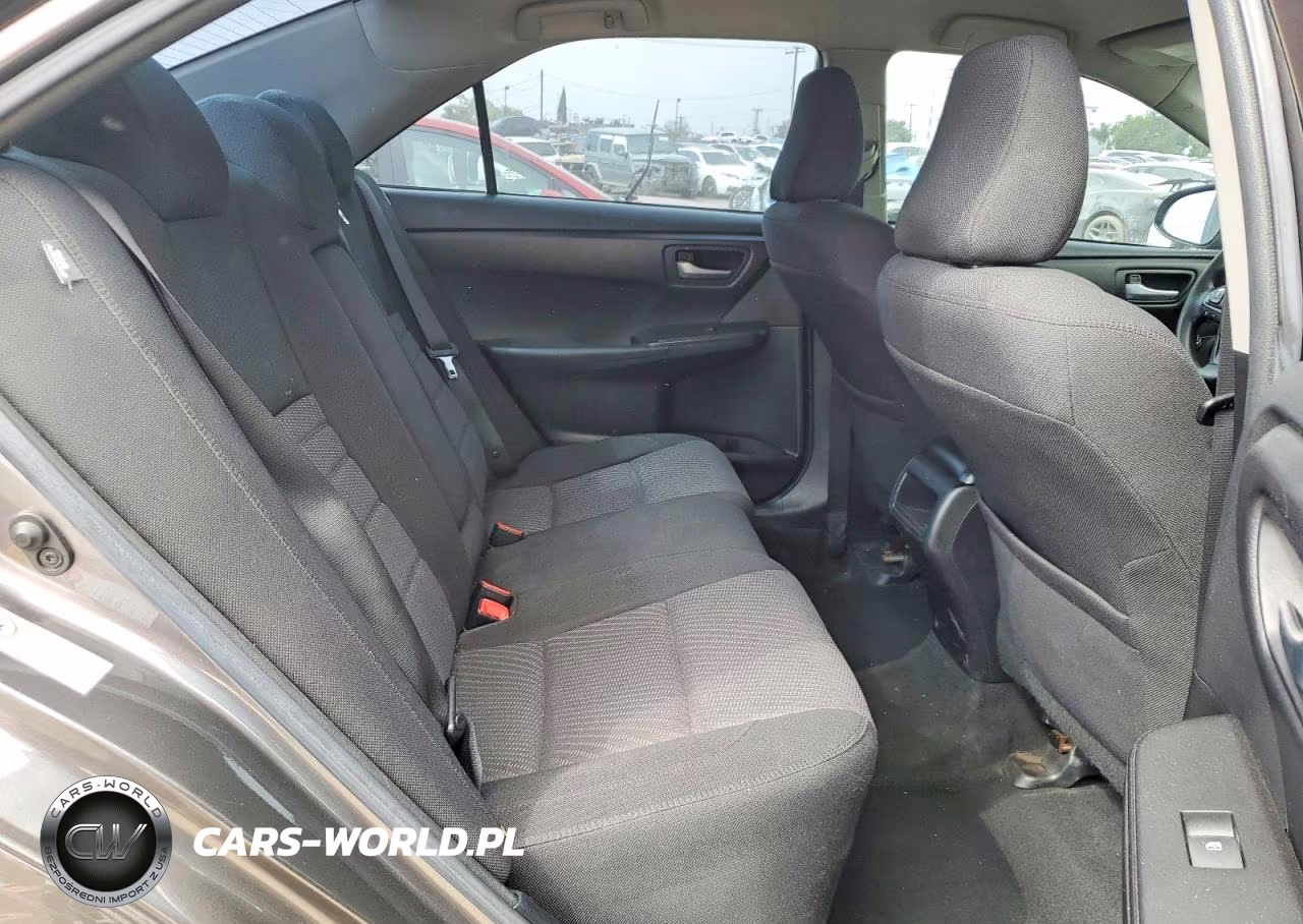 2016 Toyota Camry Le VIN:4T4BF1FK1GR577212 - 10