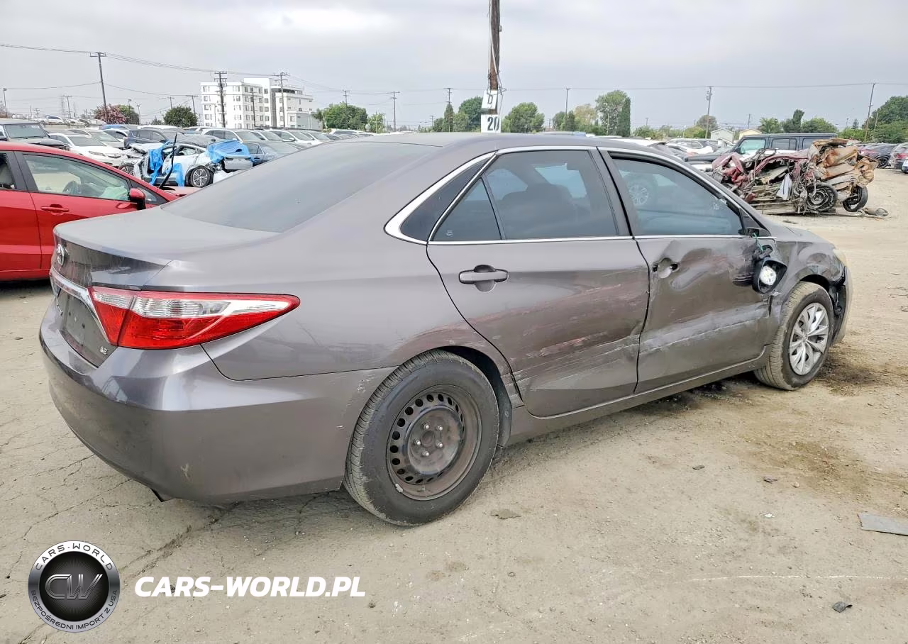 2016 Toyota Camry Le VIN:4T4BF1FK1GR577212 - 3