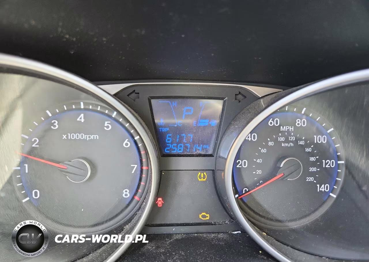 2010 Hyundai Tucson Gls VIN:KM8JT3AC9AU086565 - 9