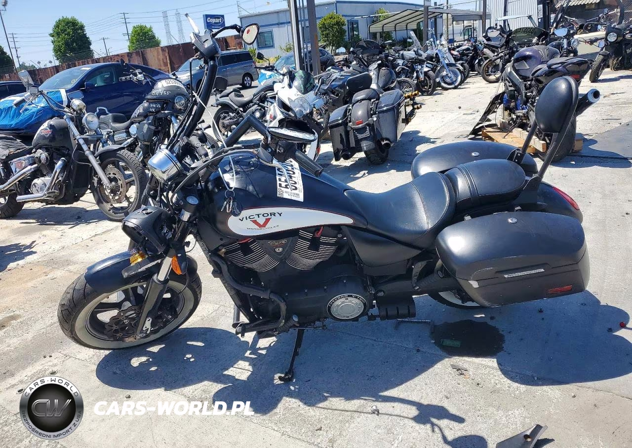 2014 Victory Motorcycles High-Ball VIN:5VPWB36N3E3038063 - 3