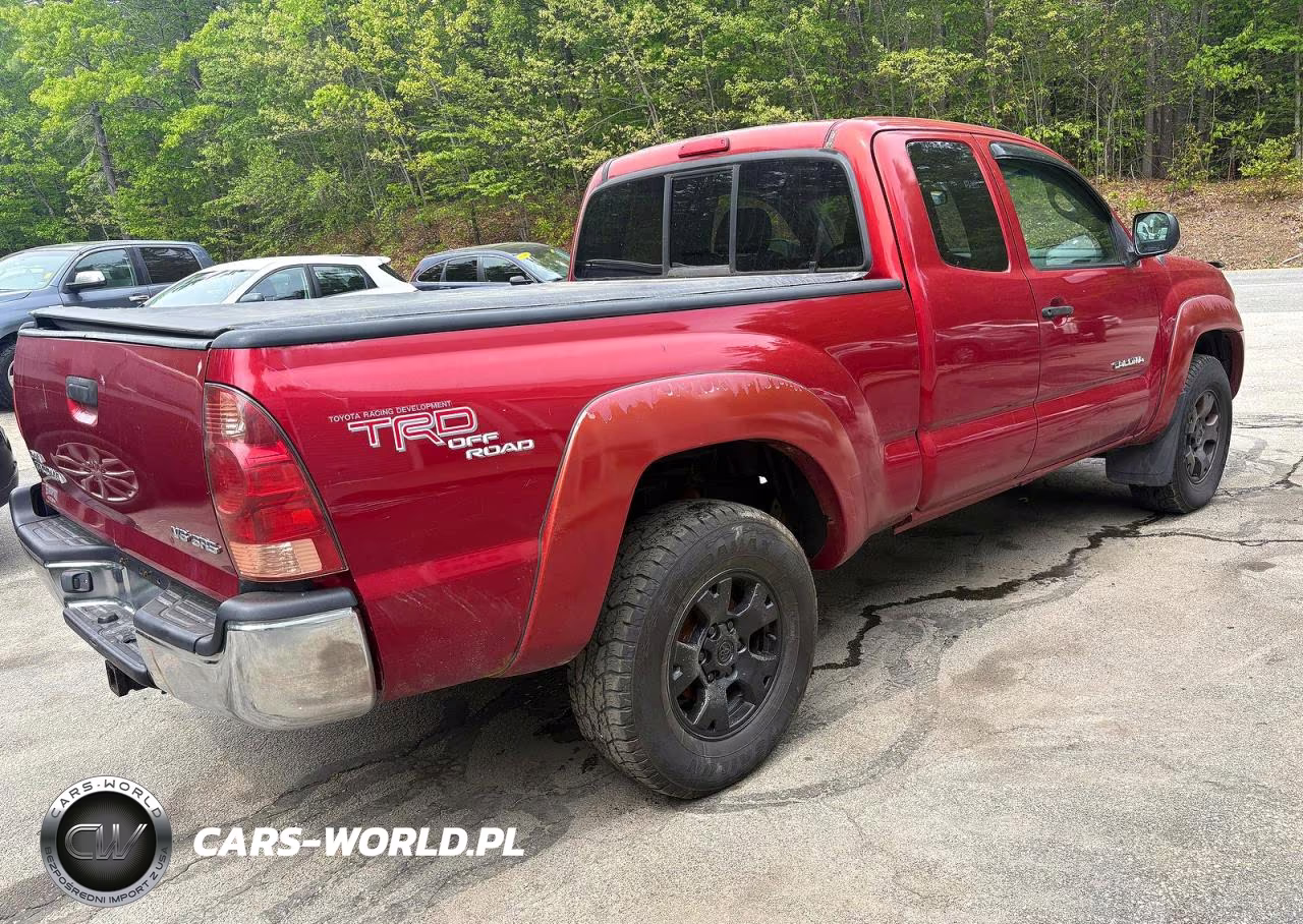 2005 Toyota Tacoma Access Cab VIN:5TEUU42N95Z064583 - 4