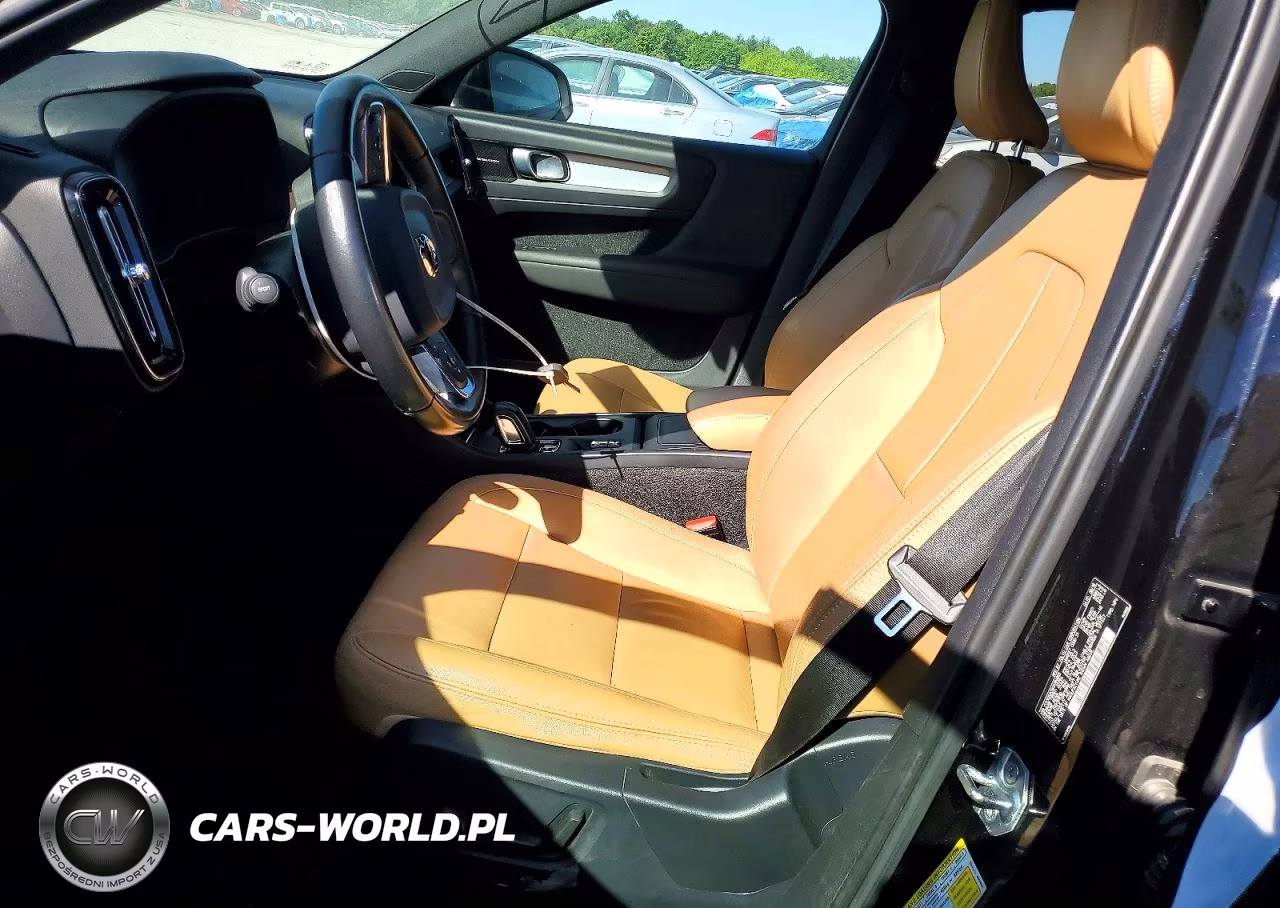 2019 Volvo Xc40 T5 Momentum VIN:YV4162UK5K2084685 - 7
