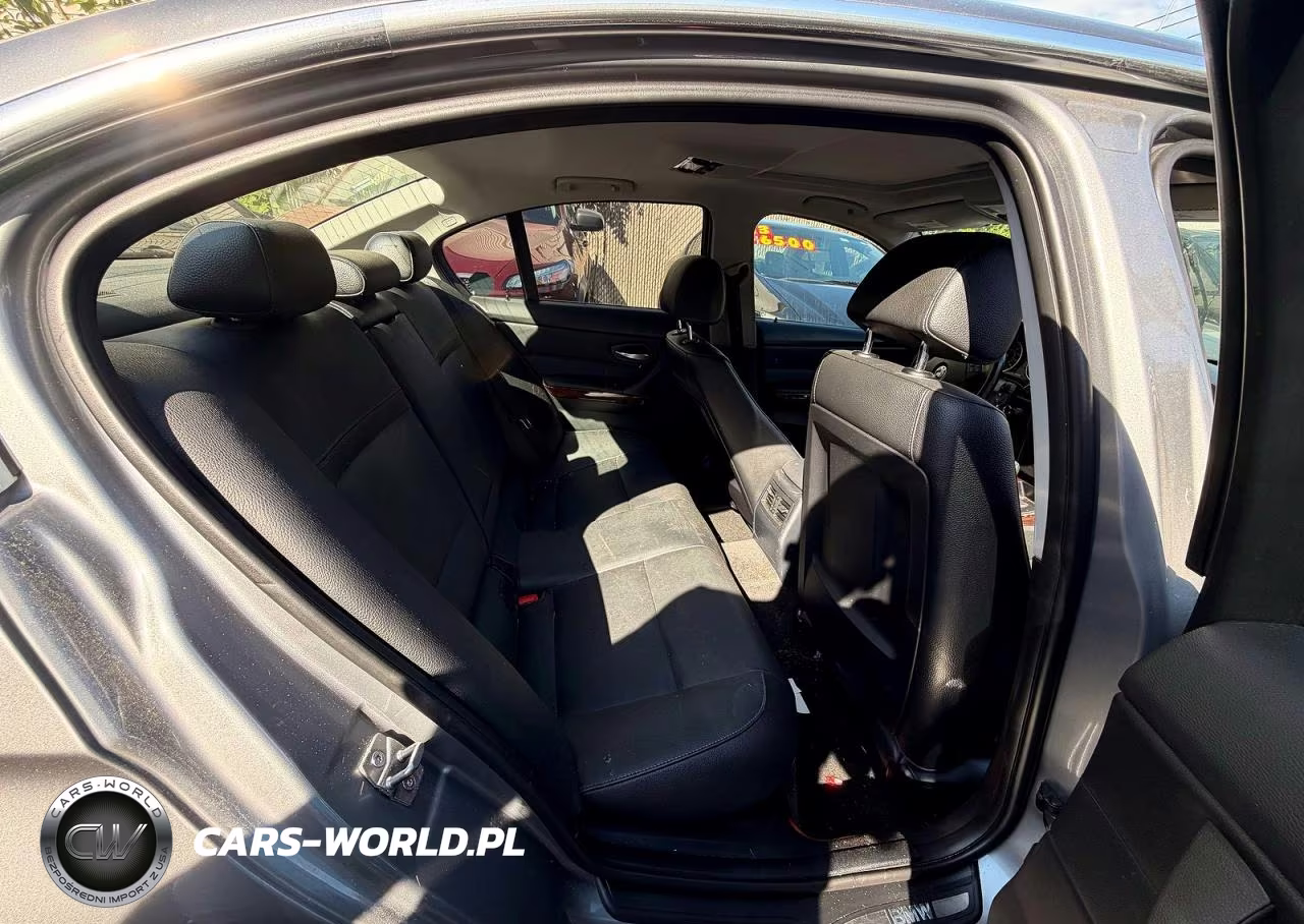 2011 BMW 335 Xi VIN:WBAPL5C57BA742397 - 6