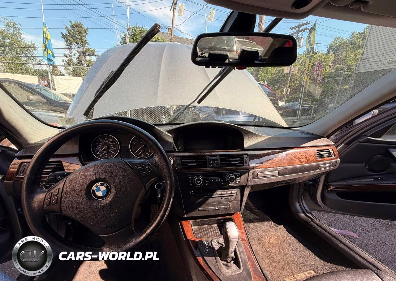 2011 BMW 335 Xi VIN:WBAPL5C57BA742397 - 9