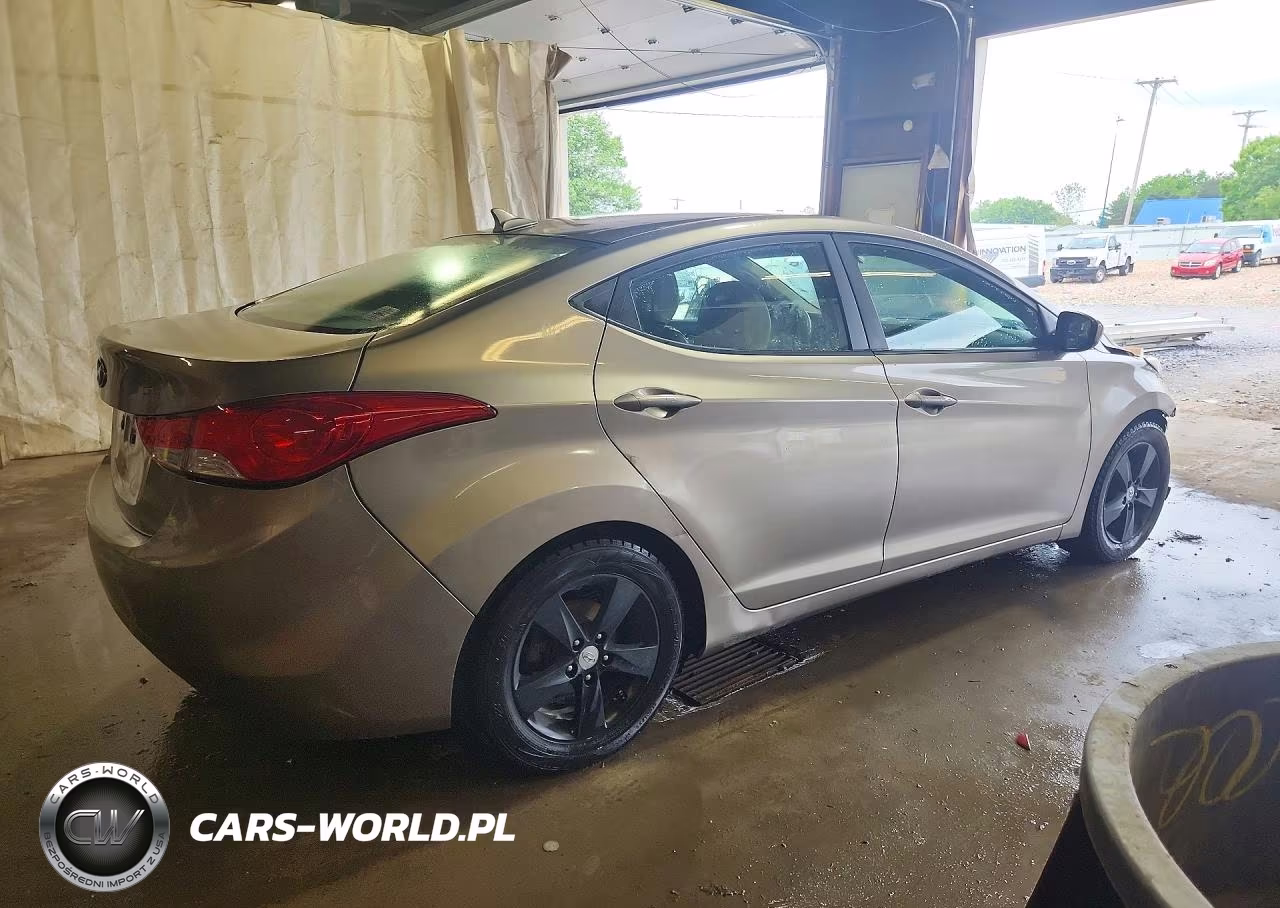 2013 Hyundai Elantra Gls VIN:5NPDH4AE4DH337047 - 3