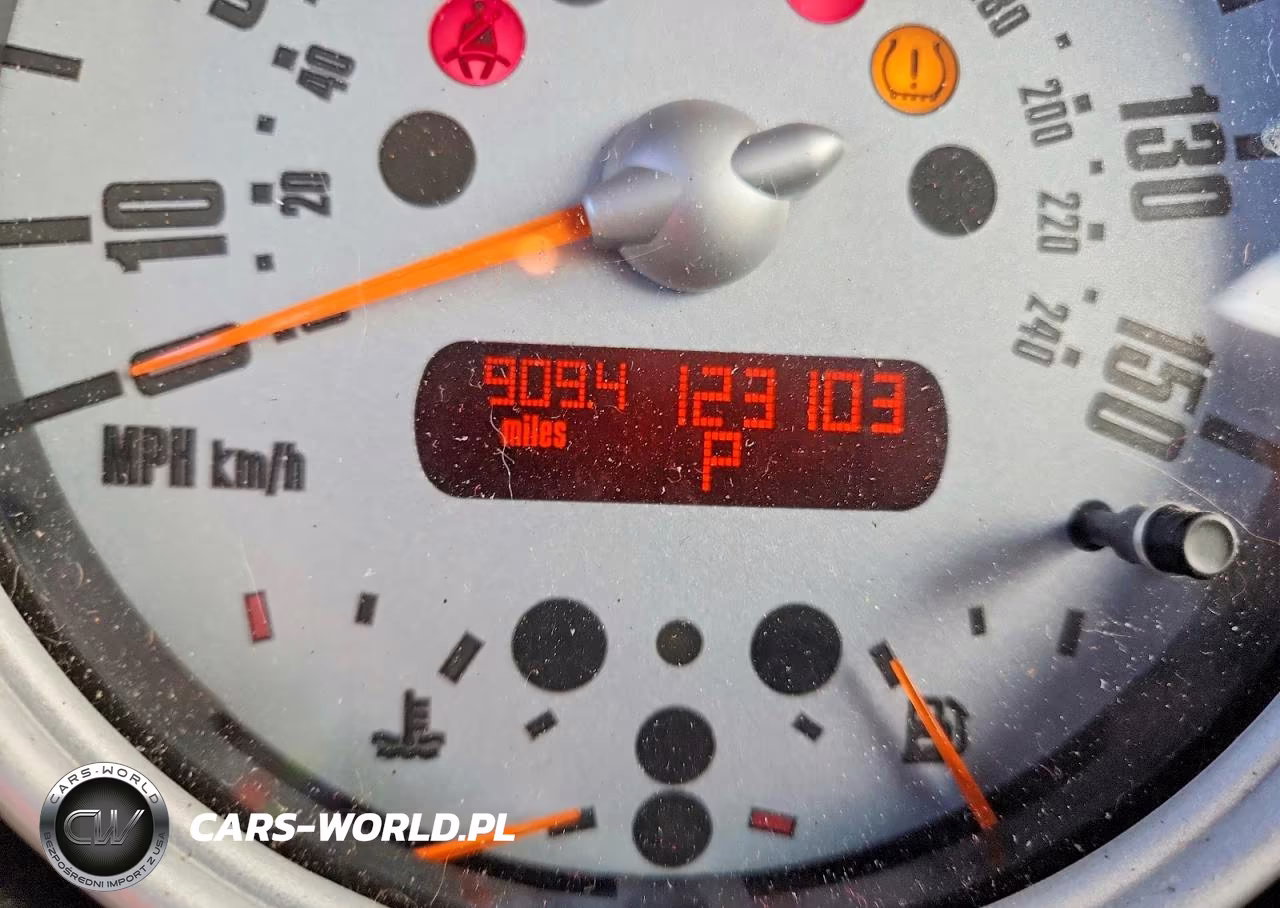 2003 Mini Cooper VIN:WMWRC33443TJ50921 - 9