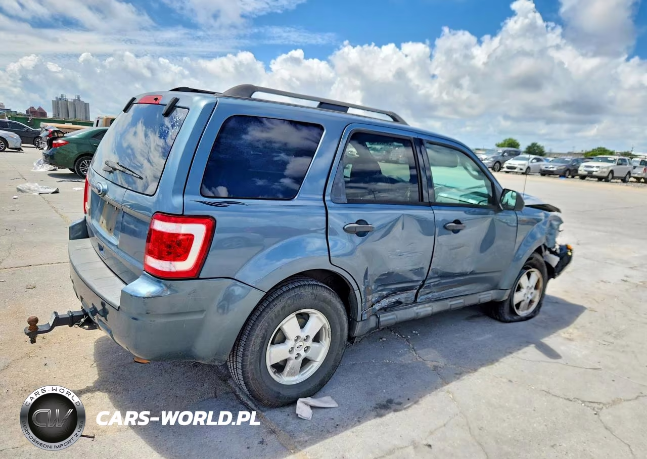 2011 Ford Escape Xlt VIN:1FMCU0D70BKB32509 - 3