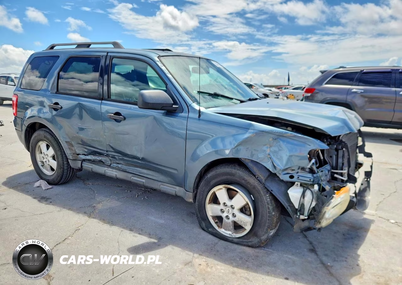 2011 Ford Escape Xlt VIN:1FMCU0D70BKB32509 - 4