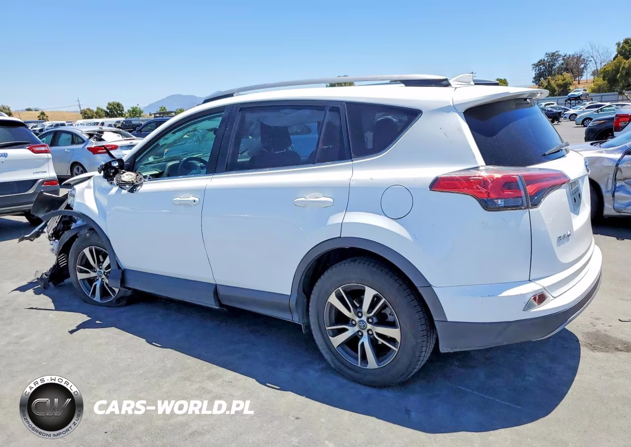 2018 Toyota Rav4 Xle VIN:2T3WFREV5JW493205 - 2