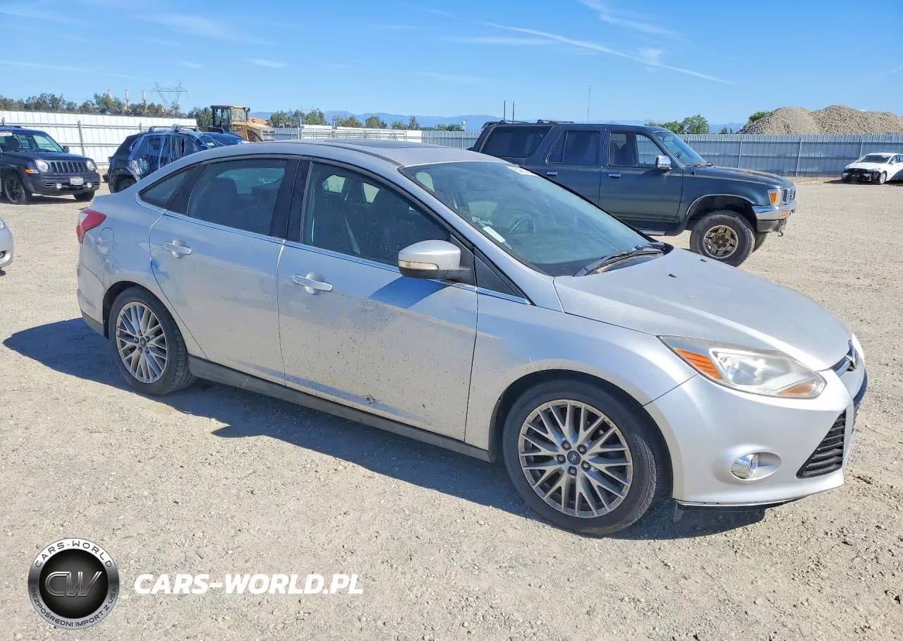 2012 Ford Focus Sel VIN:1FAHP3H21CL454255 - 4
