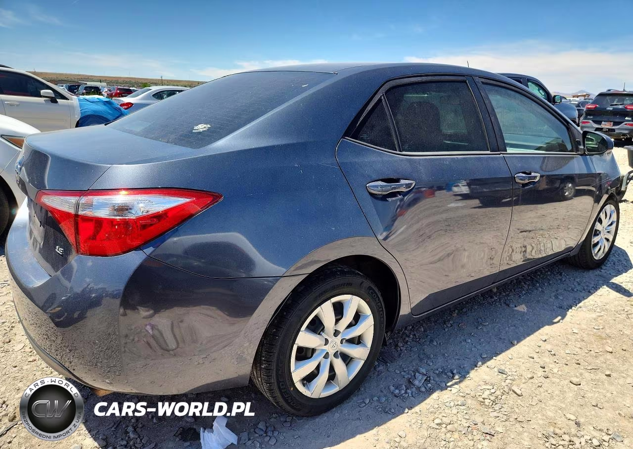 2015 Toyota Corolla Le VIN:5YFBURHE1FP318922 - 3
