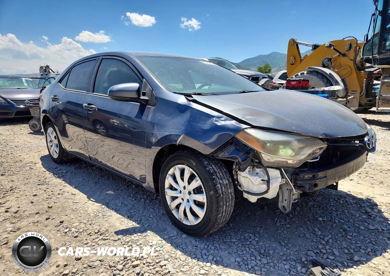 2015 Toyota Corolla Le VIN:5YFBURHE1FP318922 - 4