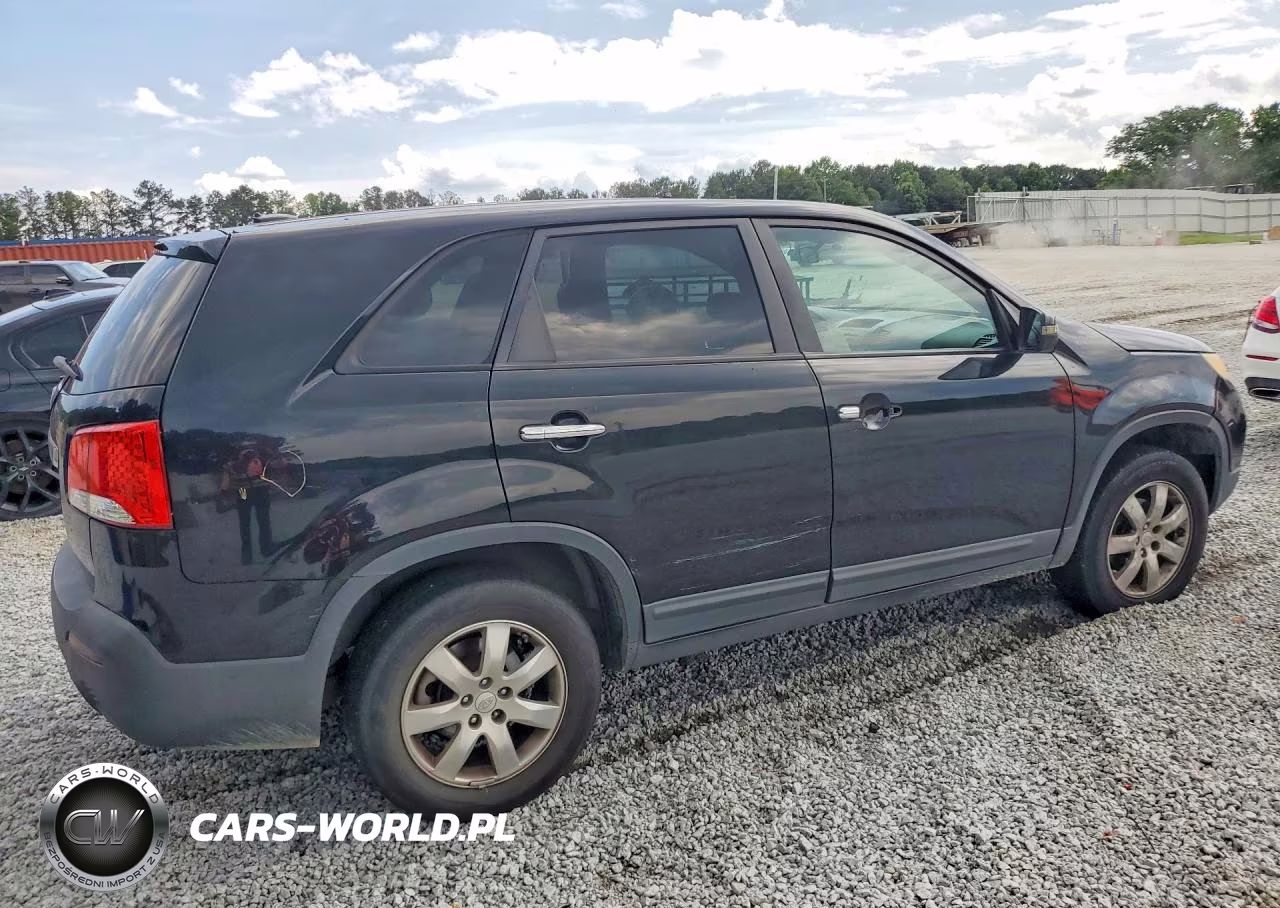 2011 Kia Sorento Lx VIN:5XYKT3A1XBG136027 - 3