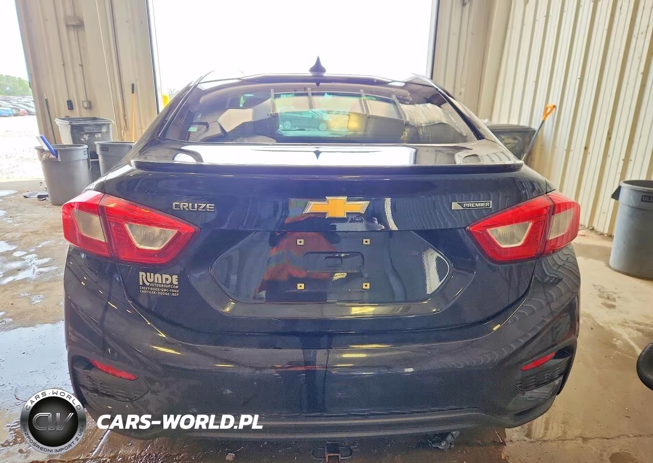 2018 Chevrolet Cruze Premier VIN:1G1BF5SM8J7209511 - 6