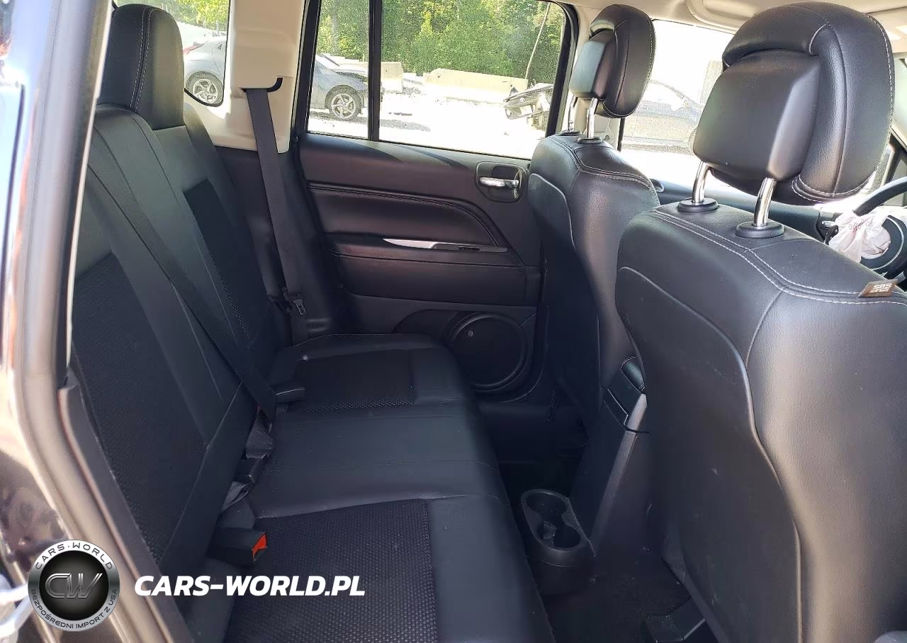 2015 Jeep Compass Latitude VIN:1C4NJDEB2FD162833 - 10