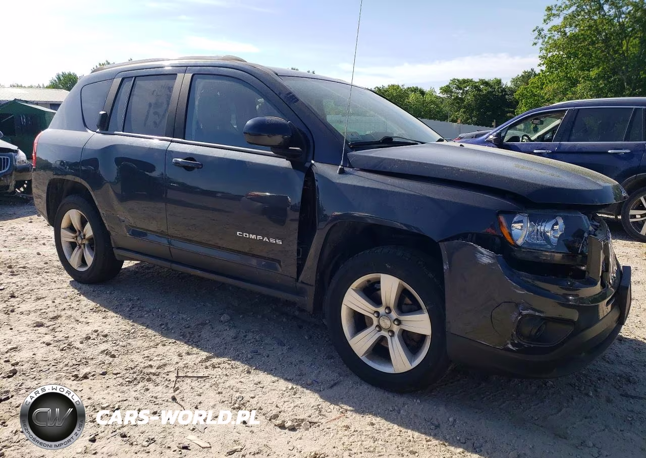 2015 Jeep Compass Latitude VIN:1C4NJDEB2FD162833 - 4