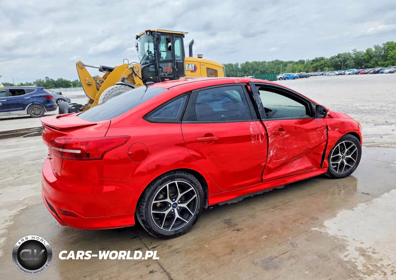 2016 Ford Focus Se VIN:1FADP3F26GL362422 - 3