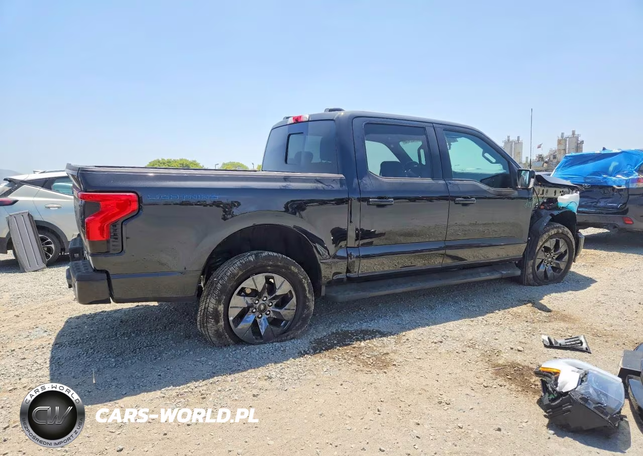 2025 Ford F150 Lightning Lariat VIN:1FT6W5L70SWG21916 - 3