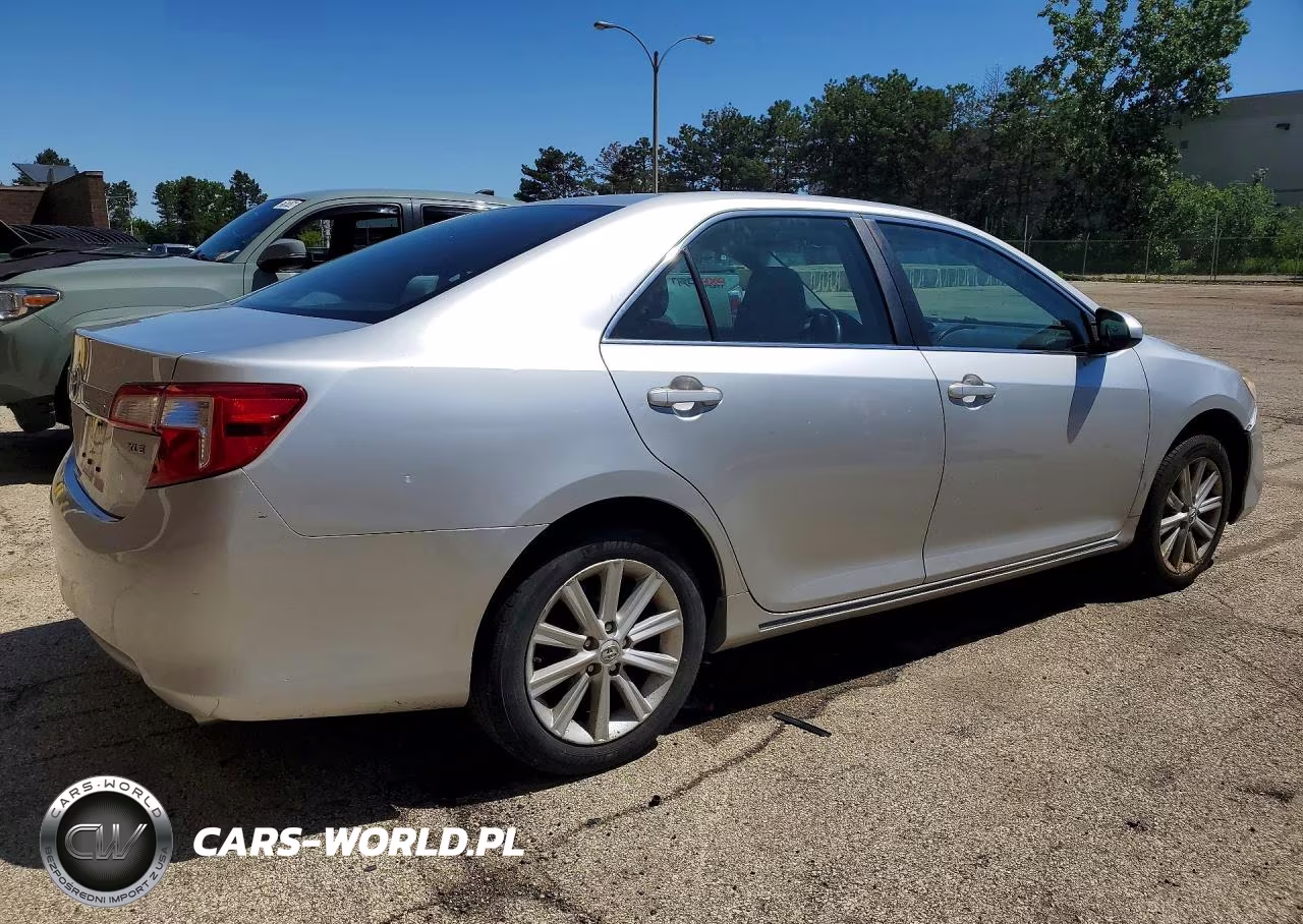 2012 Toyota Camry Xle VIN:4T4BF1FKXCR262953 - 3