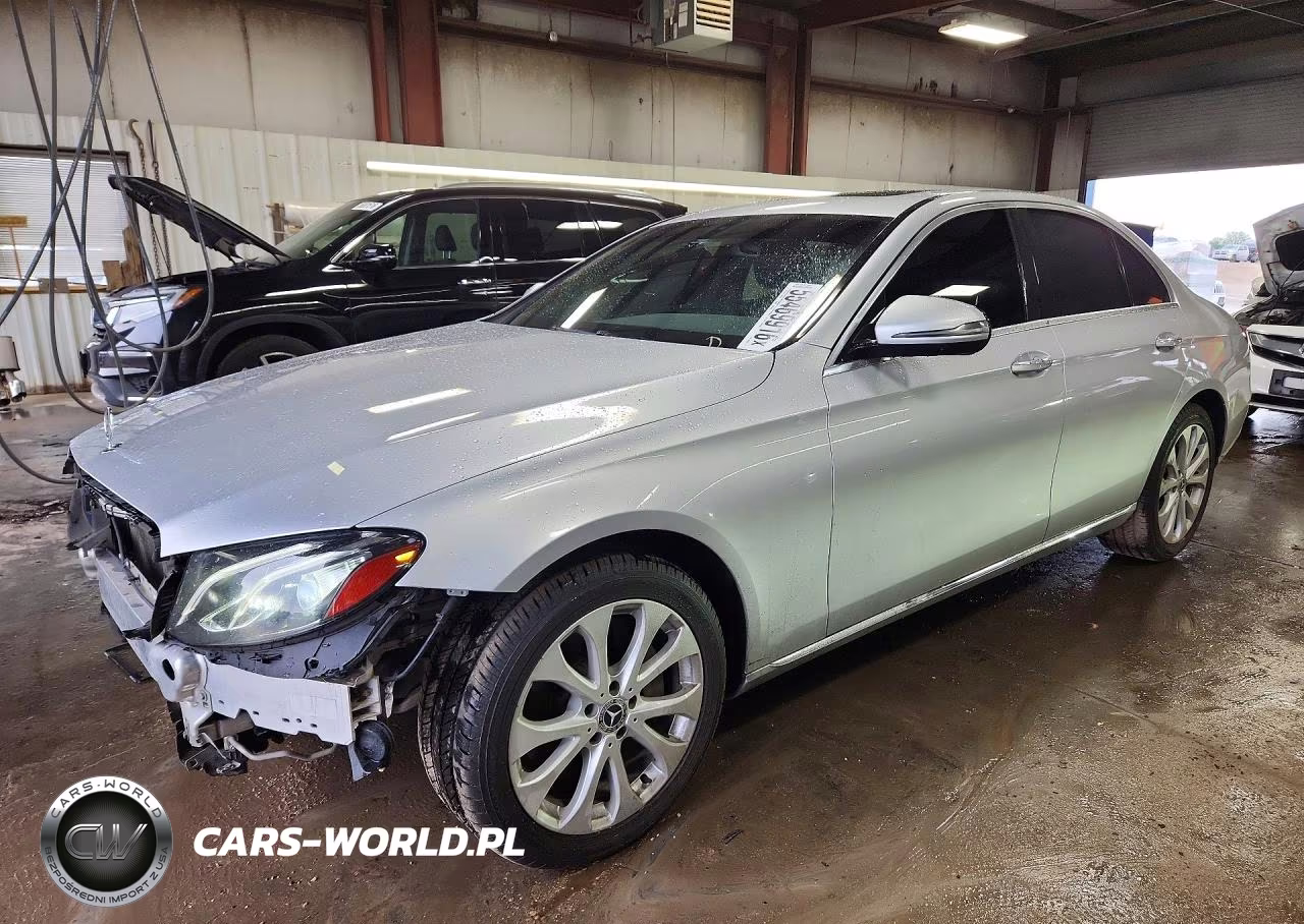 2017 Mercedes-Benz E 300 4Matic – zdjęcie 1 z 12