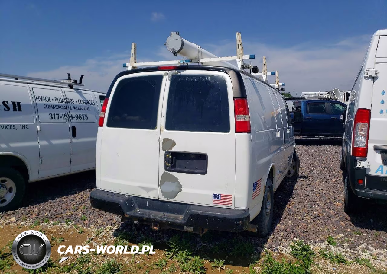 2010 Chevrolet Express G2500 VIN:1GCZGFDA8A1129138 - 3