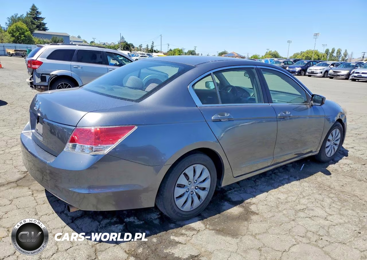 2008 Honda Accord Lx VIN:JHMCP26358C033087 - 3