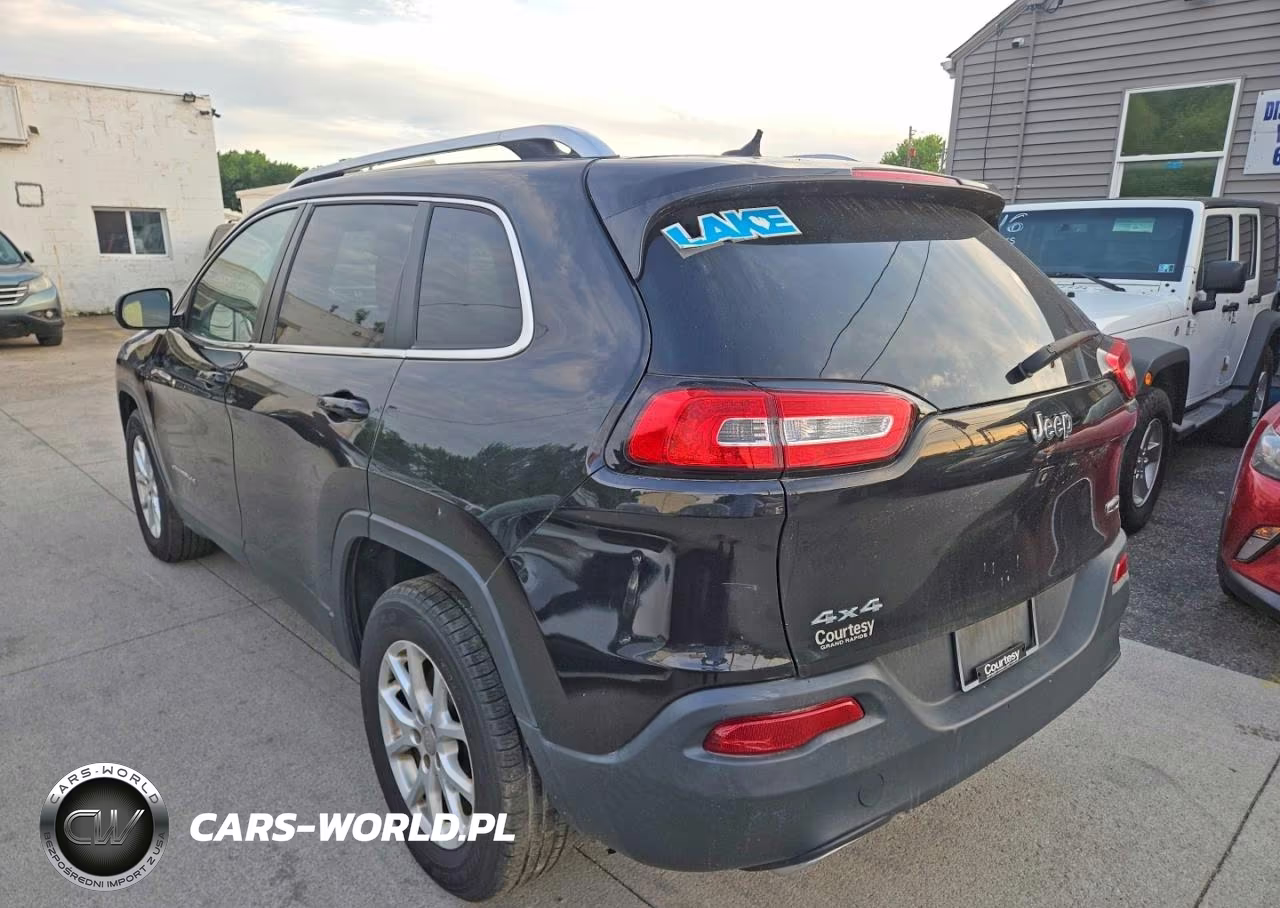 2015 Jeep Cherokee Latitude VIN:1C4PJMCS1FW792648 - 3