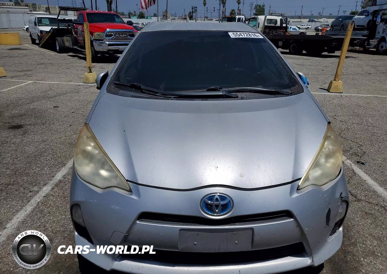 2013 Toyota Prius C Two VIN:JTDKDTB36D1531029 - 5