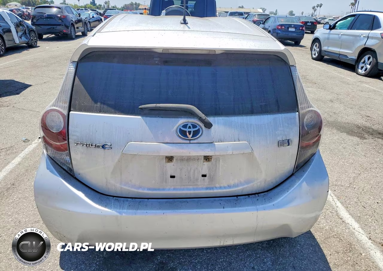 2013 Toyota Prius C Two VIN:JTDKDTB36D1531029 - 6