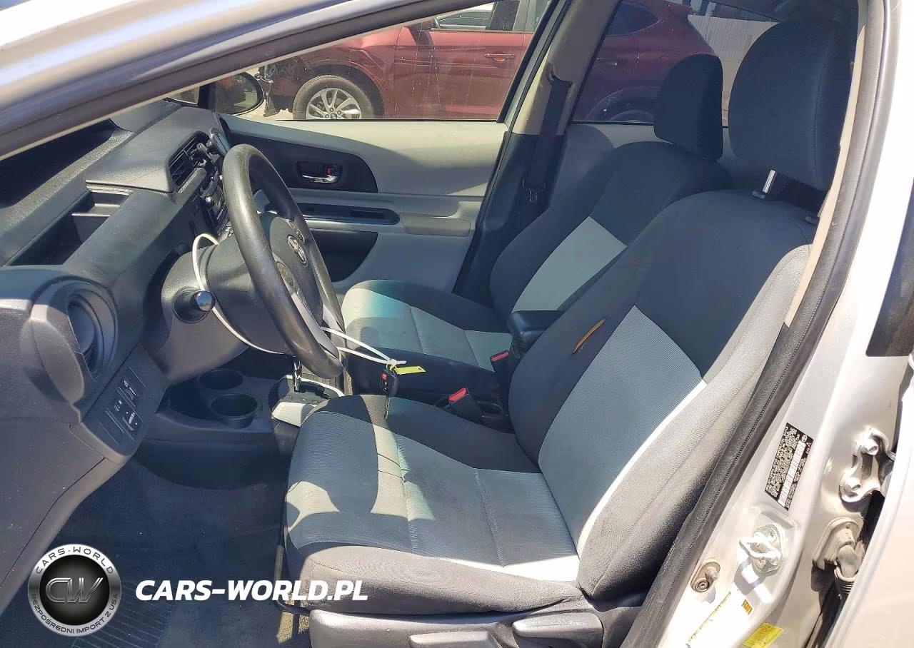 2013 Toyota Prius C Two VIN:JTDKDTB36D1531029 - 7