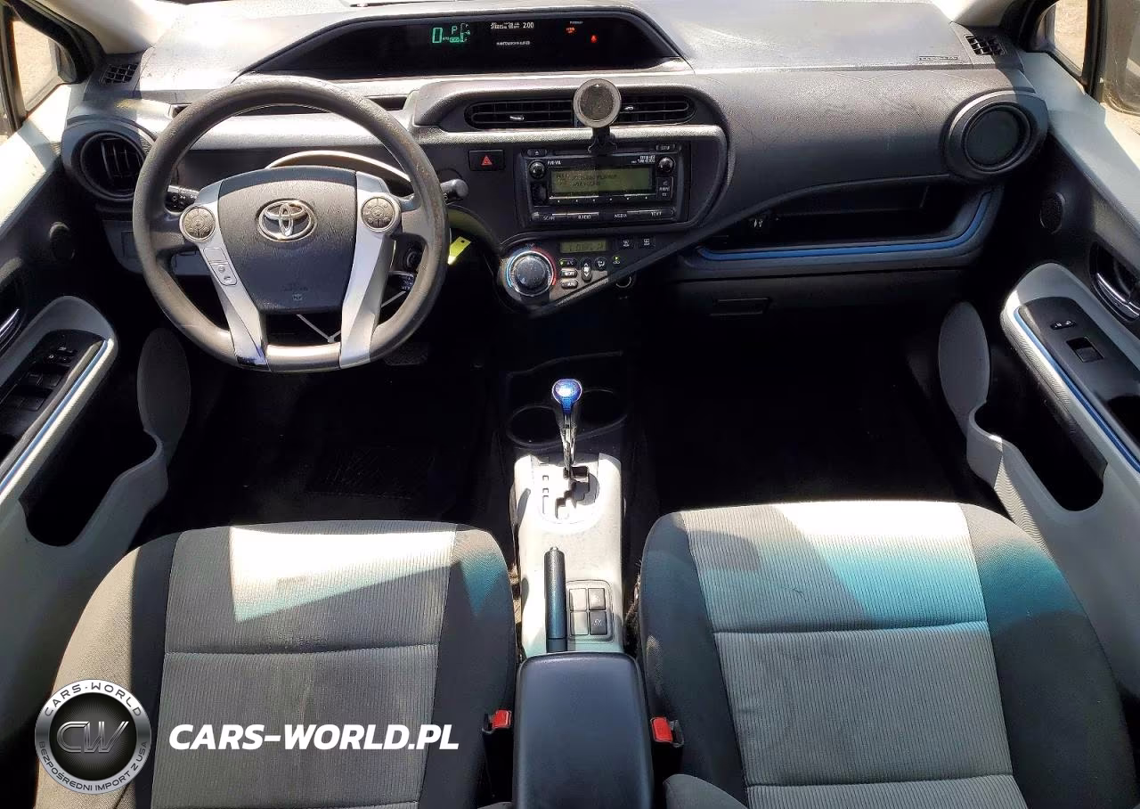 2013 Toyota Prius C Two VIN:JTDKDTB36D1531029 - 8