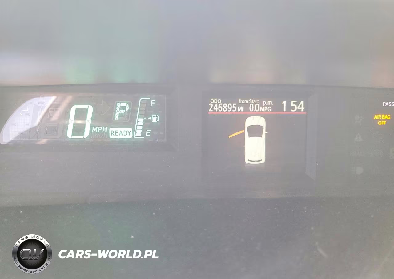 2013 Toyota Prius C Two VIN:JTDKDTB36D1531029 - 9