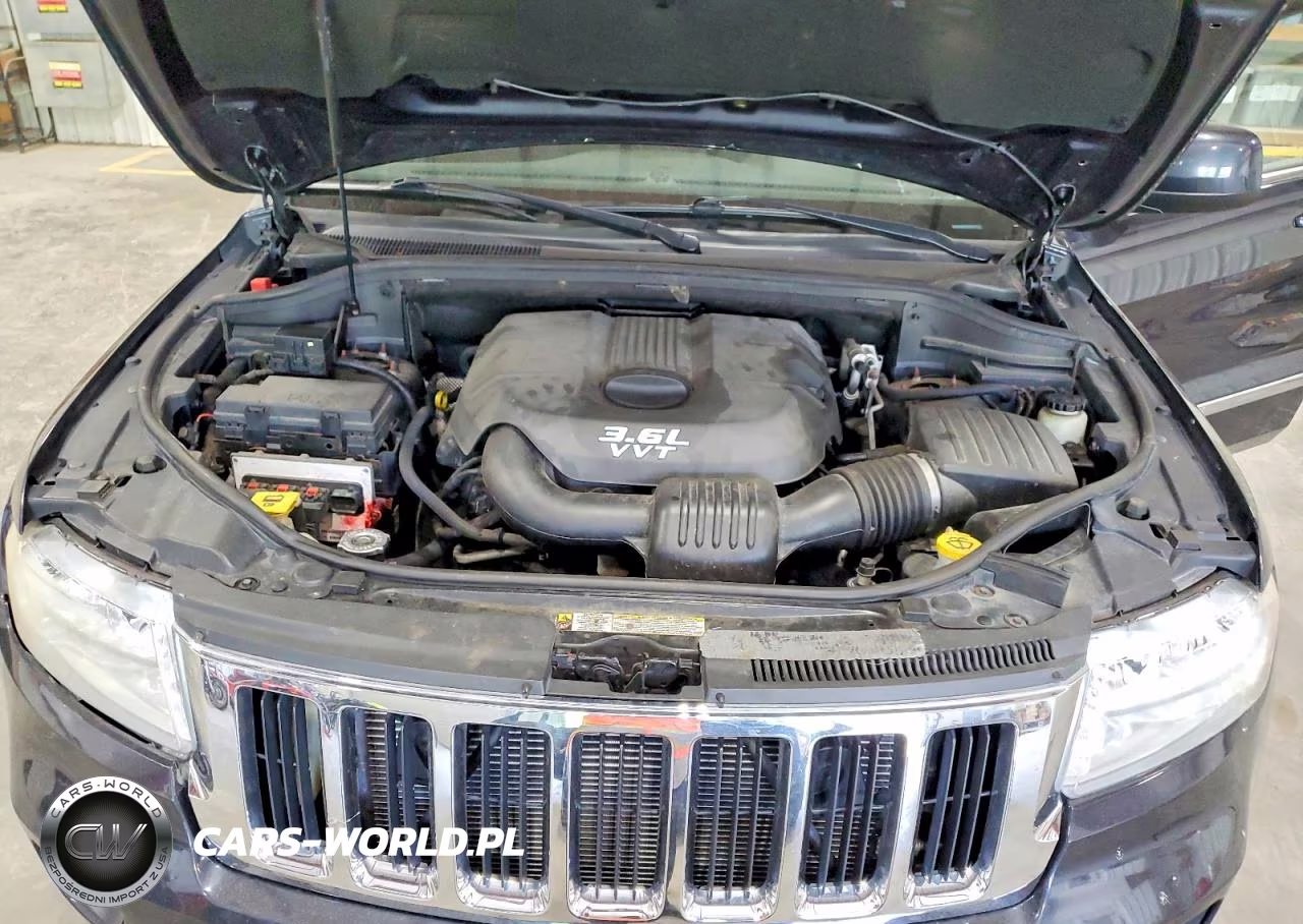 2012 Jeep Grand Cherokee Laredo VIN:1C4RJFAGXCC350936 - 12