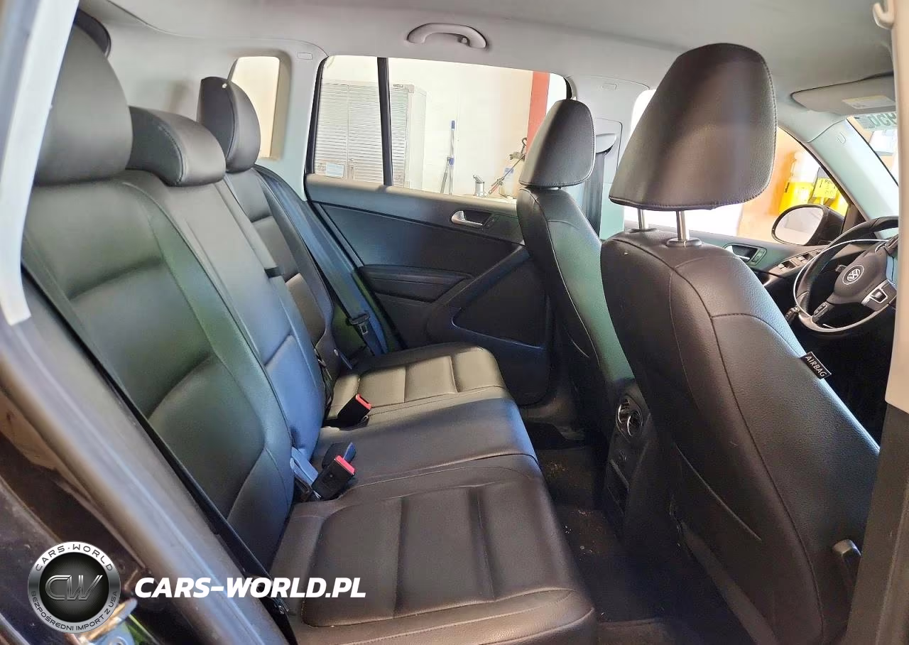 2017 Volkswagen Tiguan S VIN:WVGBV7AX3HK000505 - 11