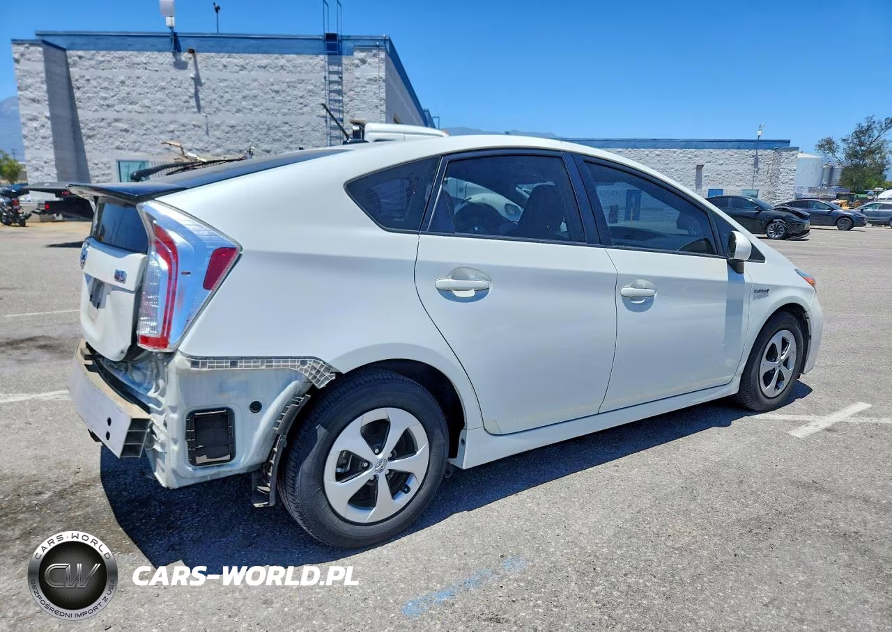 2015 Toyota Prius Four VIN:JTDKN3DU9F0481254 - 3