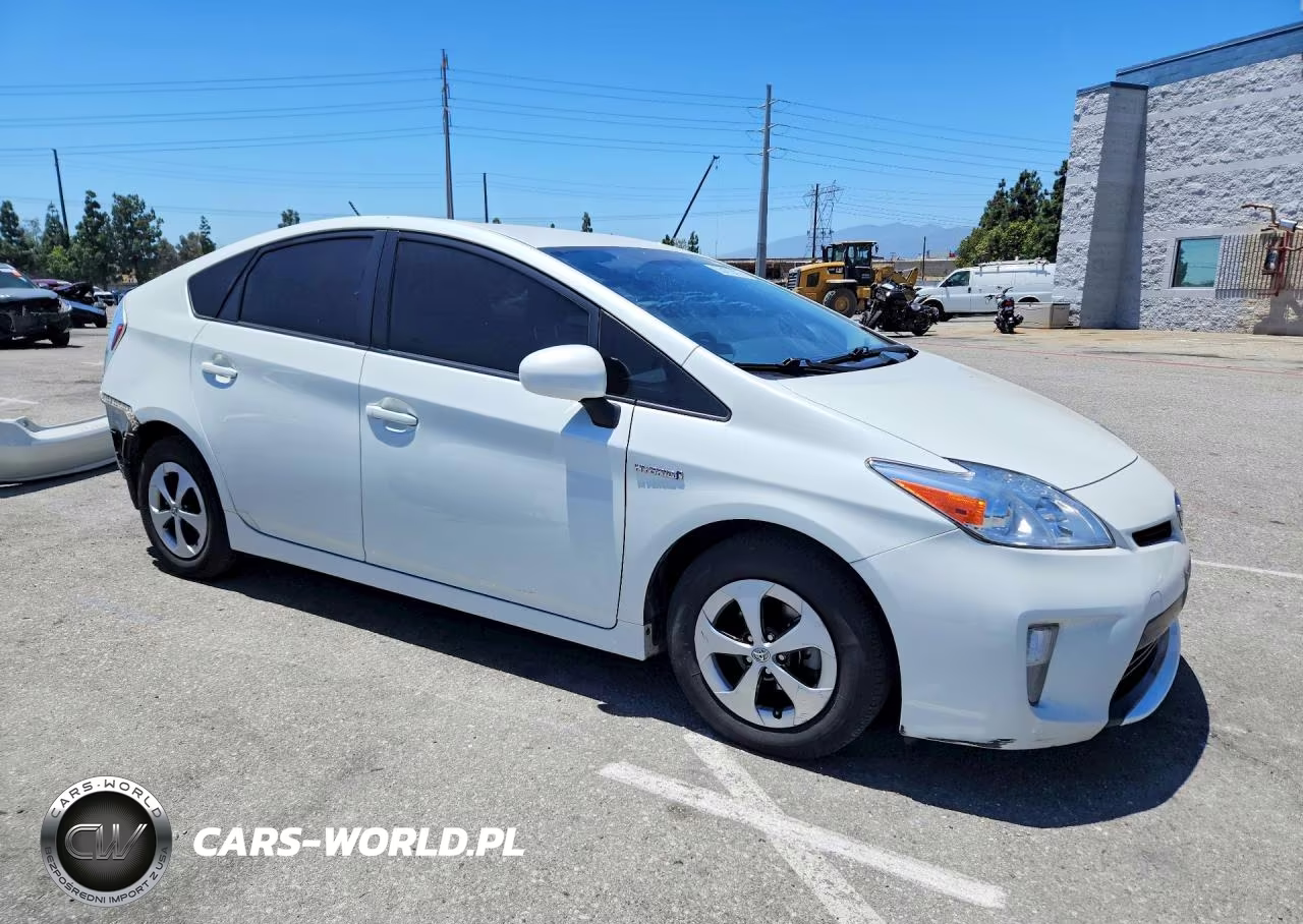 2015 Toyota Prius Four VIN:JTDKN3DU9F0481254 - 4