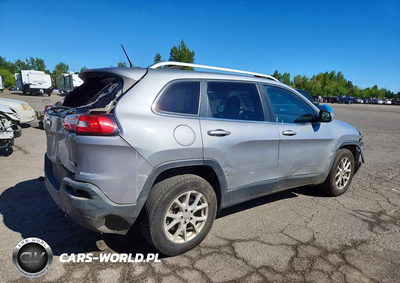 2015 Jeep Cherokee Latitude VIN:1C4PJMCB3FW733455 - 3