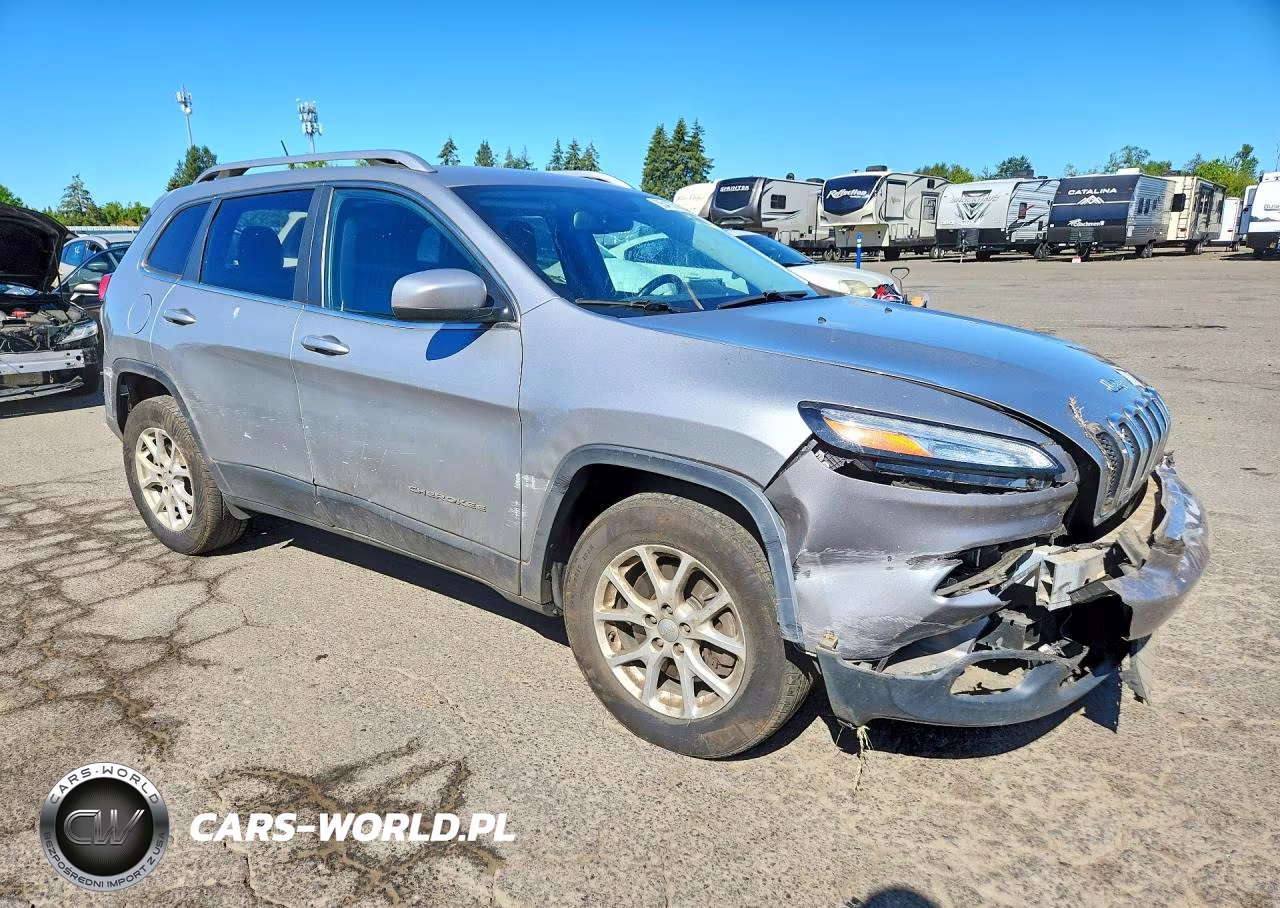 2015 Jeep Cherokee Latitude VIN:1C4PJMCB3FW733455 - 4