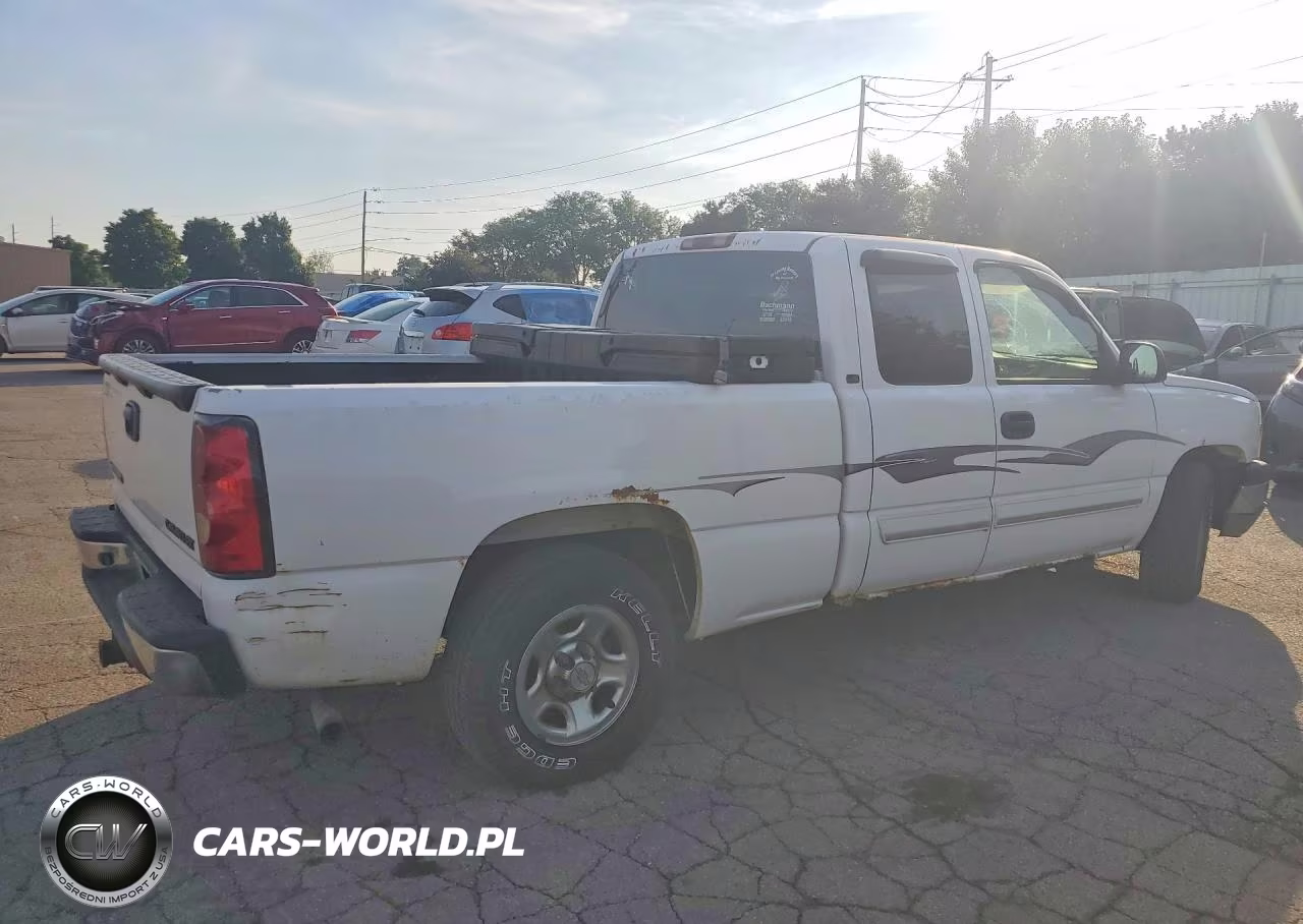 2004 Chevrolet Silverado C1500 VIN:2GCEC19V041189700 - 3